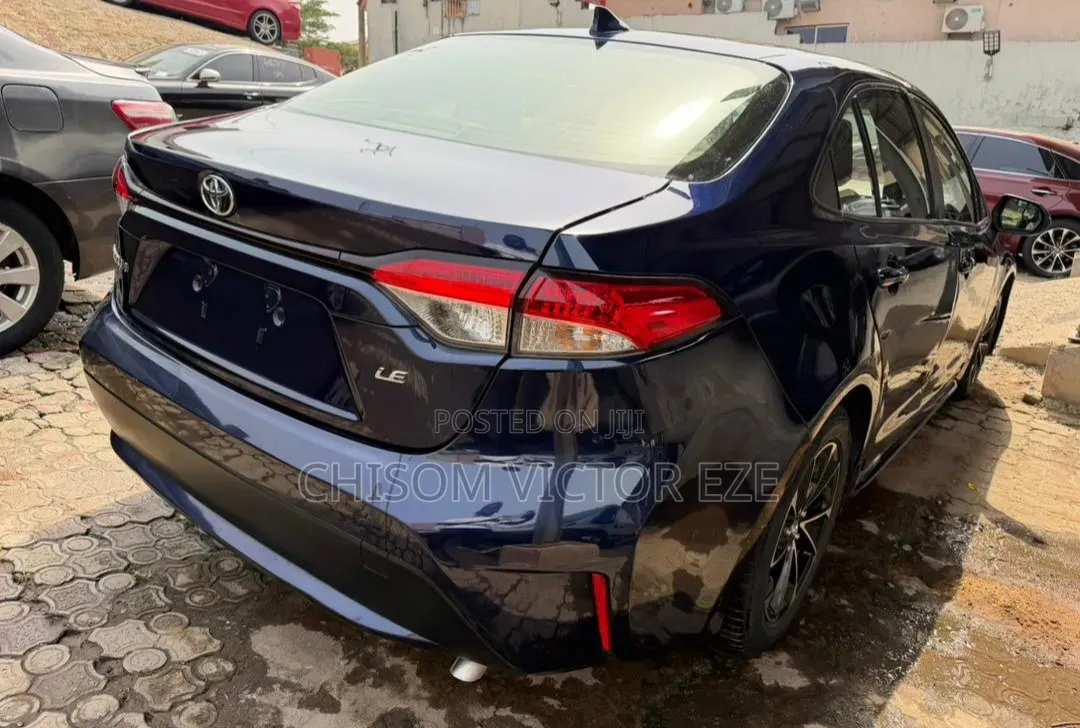 Toyota Corolla LE 2020 Blue
