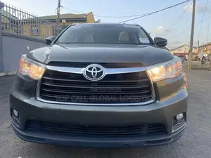 Toyota Highlander XLE 4dr SUV (3.5L 6cyl 6A) 2014 Gray