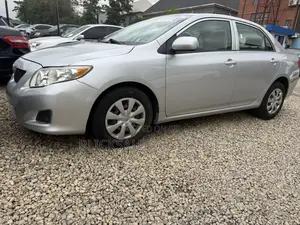 Toyota Corolla LE 4dr Sedan (1.8L 4cyl 4A) 2011 Silver