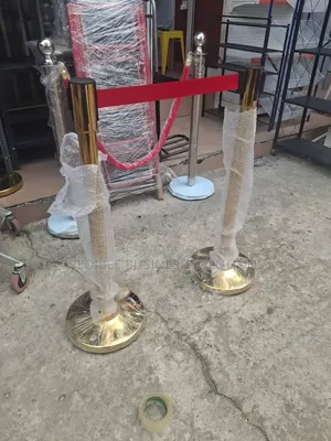 Retractable Stanchion Crowd Control
