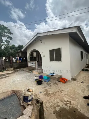 2bdrm Bungalow in Isuti Rd, Igando / Ikotun/Igando for sale