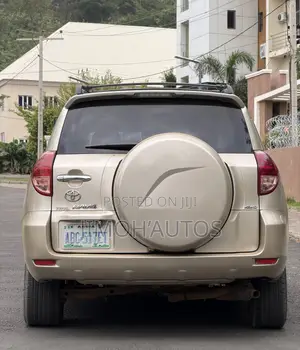 Toyota RAV4 2009 Gold