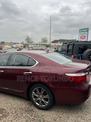 Lexus LS 2008 Maroon