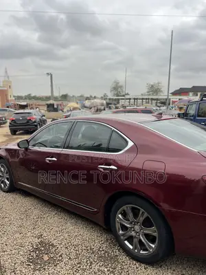 Lexus LS 2008 Maroon