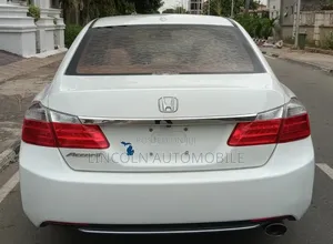 Honda Accord EX-L w/Navigation 4dr Sedan (2.4L 4cyl CVT) 2015 Off white