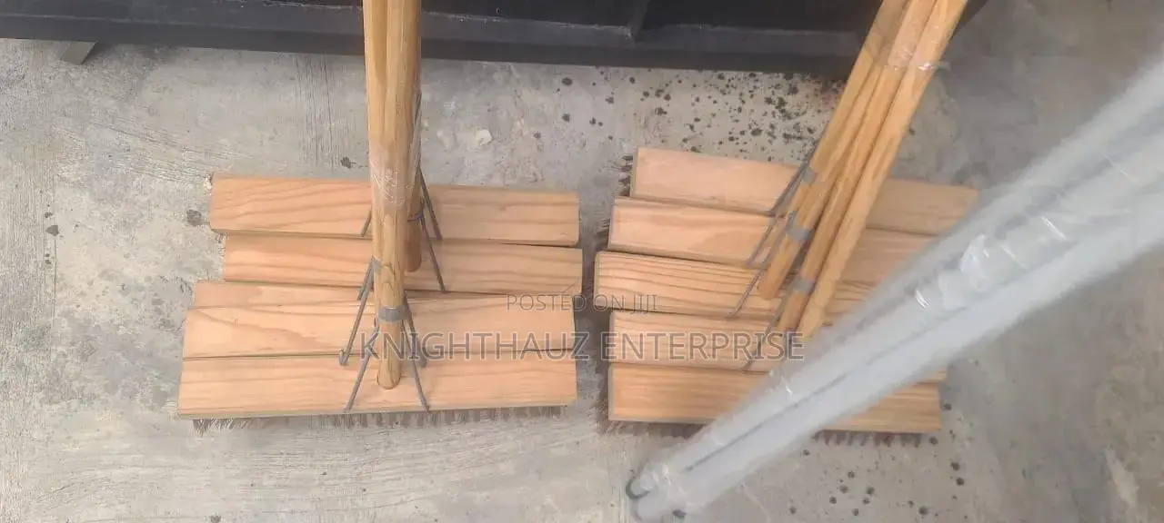 Platforms Hard Brush