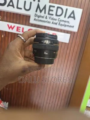 Canon Ef 50mm F1.4 Usm Lens