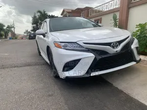 Toyota Camry 2018 White