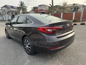 Hyundai Sonata SE 4dr Sedan (2.4L 4cyl 6A) 2015 Brown