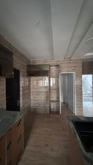 5bdrm Duplex in Ire Akari Estates, Akala Express for sale