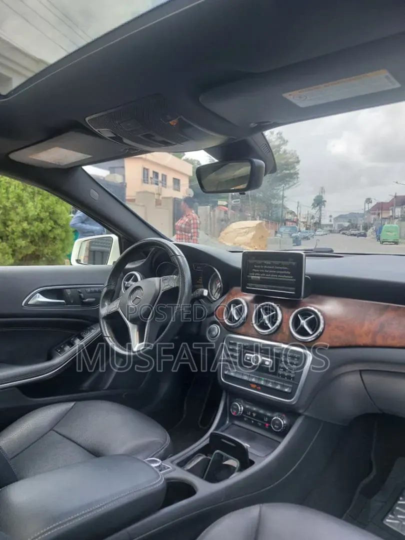 Mercedes-Benz GLA 250 2016 White