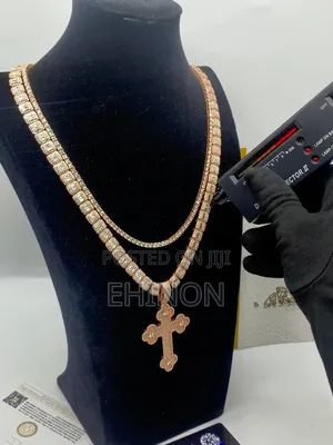 VVS Moissanite Diamond Rosegold Cross Pendant