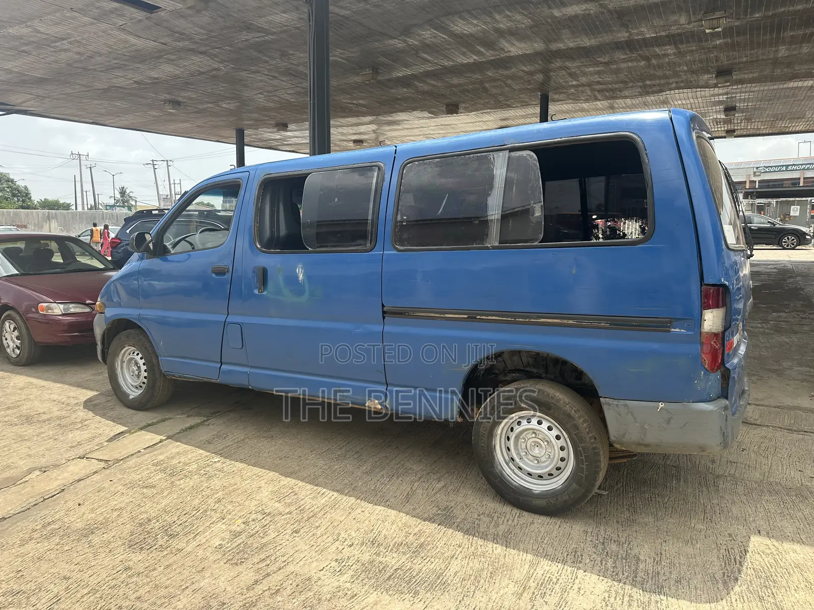 Toyota HiAce 2004 Blue