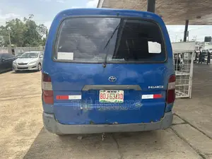 Toyota HiAce 2004 Blue