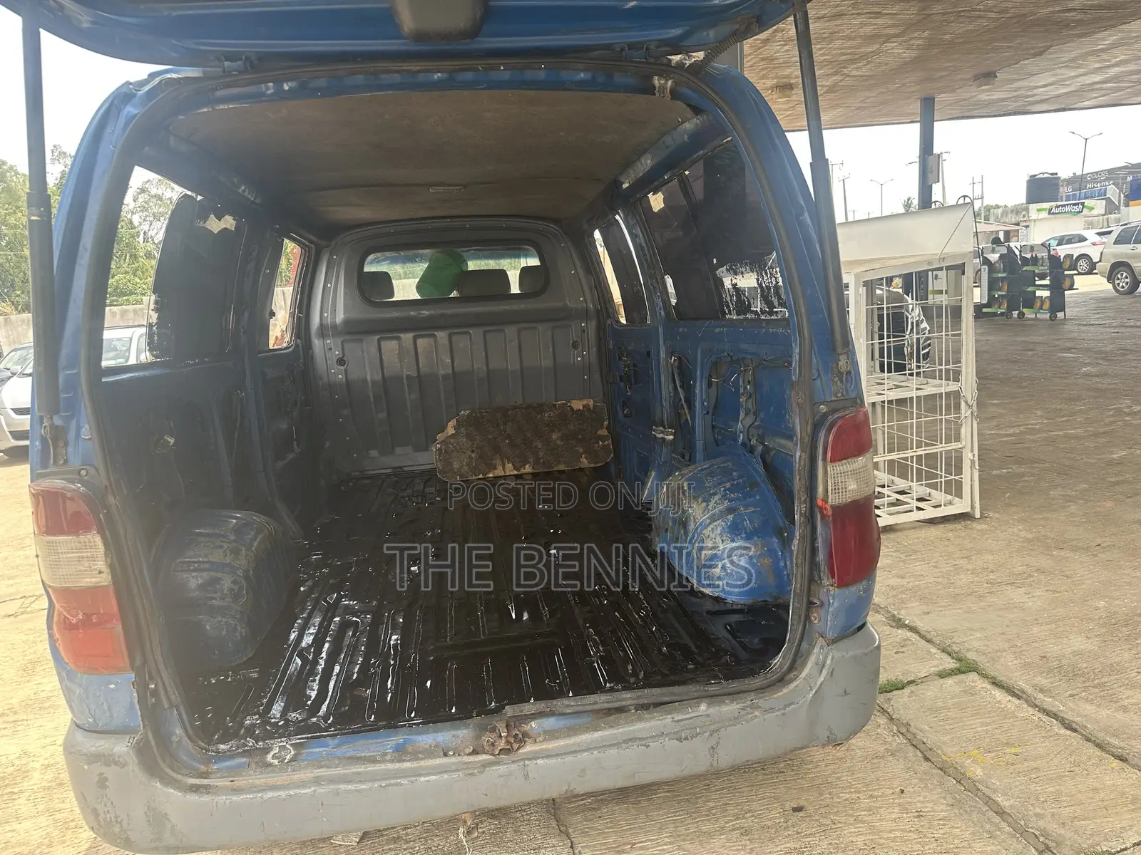 Toyota HiAce 2004 Blue
