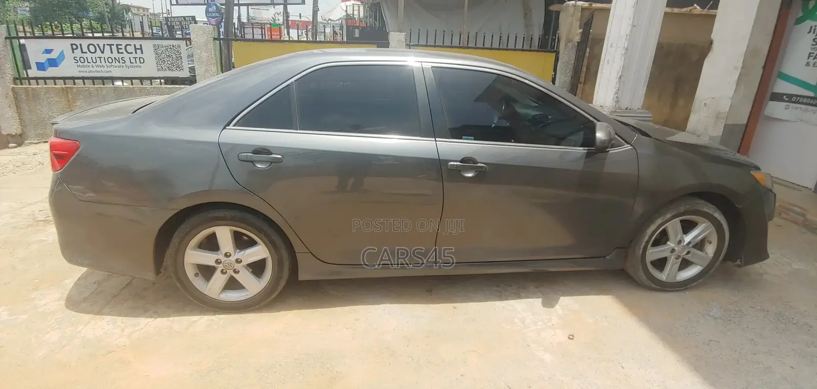 Toyota Camry 2012 Gray