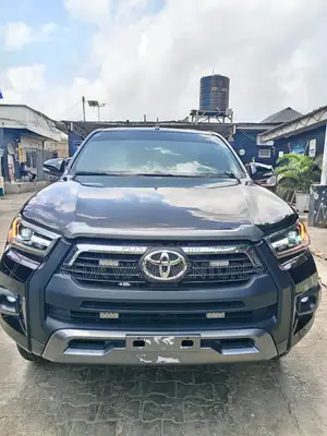 Toyota Hilux 2024 Black