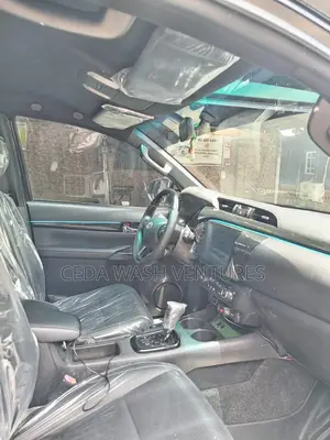 Toyota Hilux 2024 Black