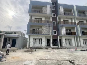 3bdrm Maisonette in Lekki Phase 1 for sale