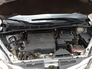 Toyota Sienna 2013 Silver