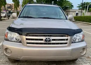 Toyota Highlander 2005 Gold