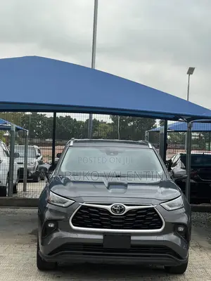 Toyota Highlander XLE 2021 Gray