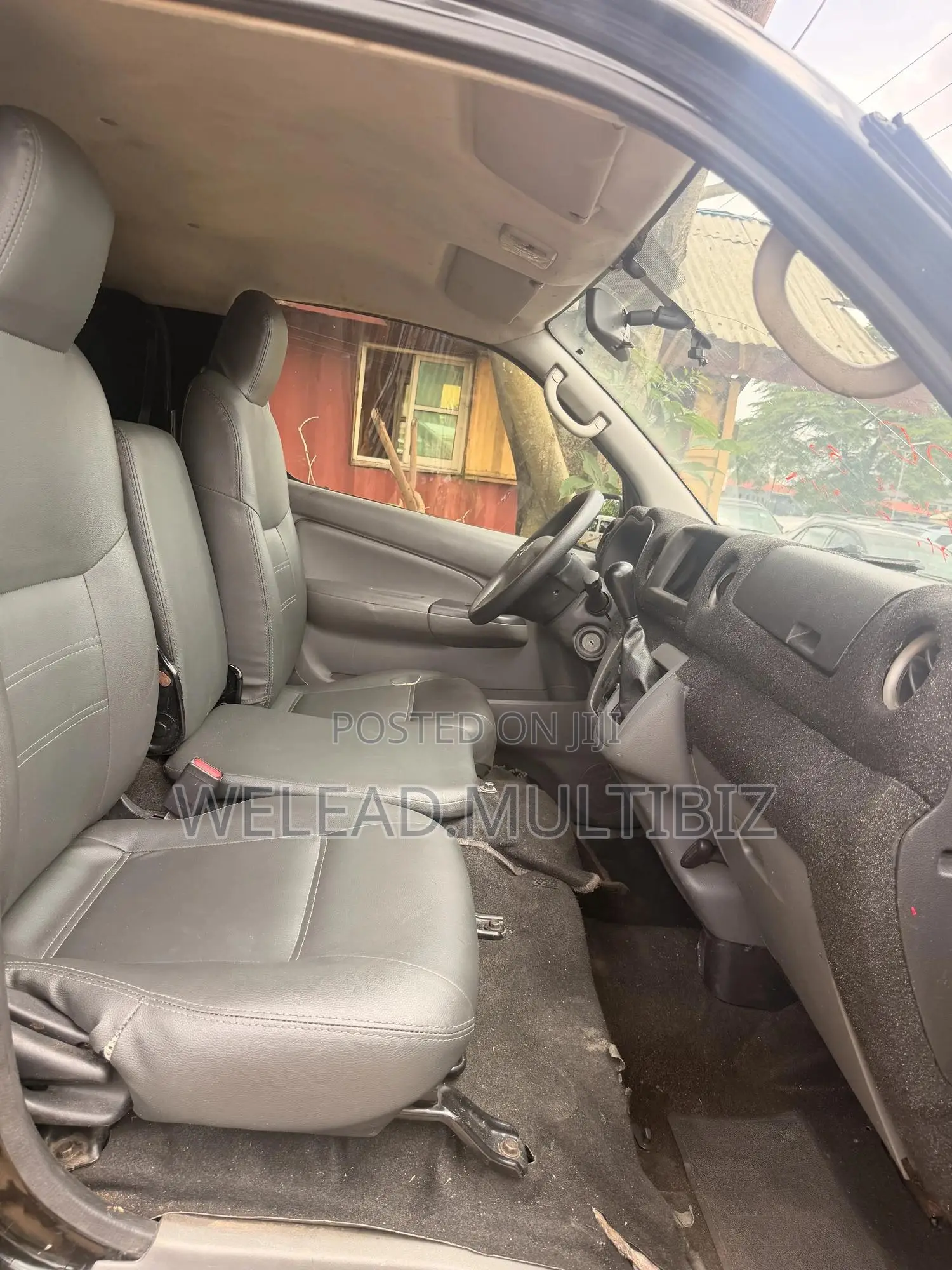 Nissan Caravan (Urvan) 2013 Black