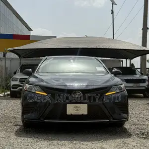 Toyota Camry XSE FWD (2.5L 4cyl 8AM) 2018 Black