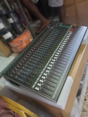 24 Channel Live Mixer