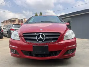 Mercedes-Benz B-Class 2010 Red