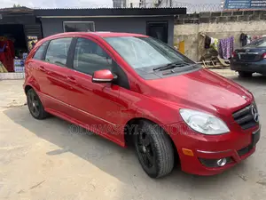 Mercedes-Benz B-Class 2010 Red