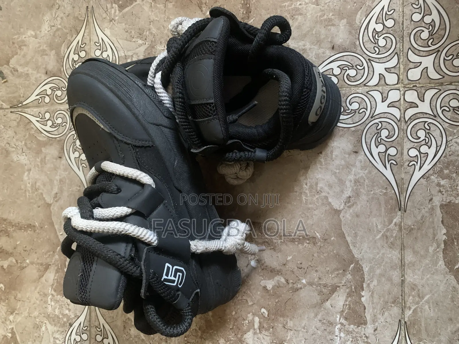 Ogiy Black and White Sneakers