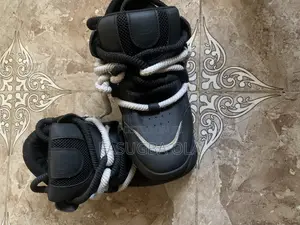 Ogiy Black and White Sneakers