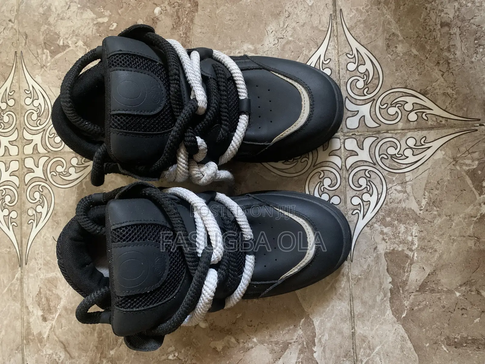 Ogiy Black and White Sneakers