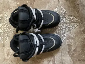 Ogiy Black and White Sneakers