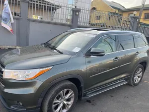 Toyota Highlander XLE 4dr SUV (3.5L 6cyl 6A) 2015 Green