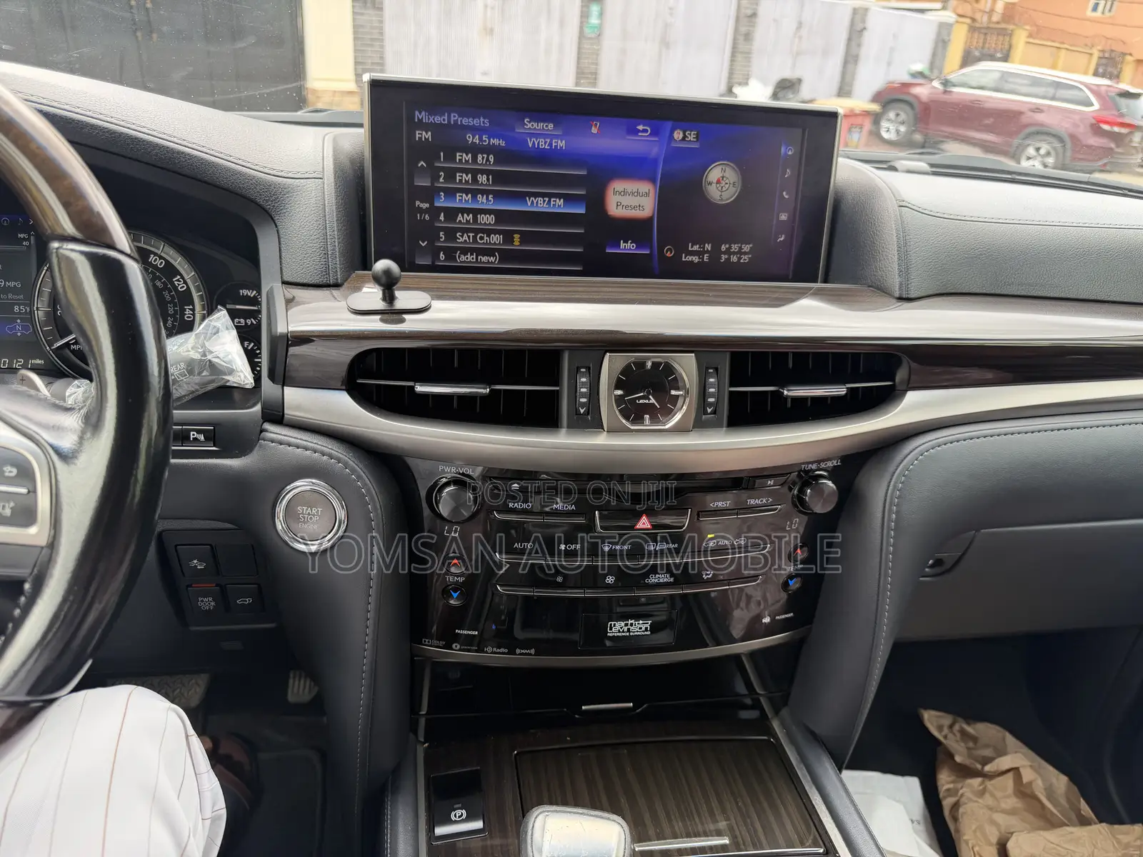 Lexus LX 570 AWD 2016 Black