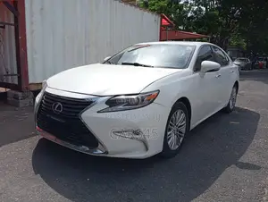 Lexus ES 2016 White