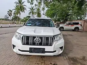 Toyota Land Cruiser Prado 2018 White