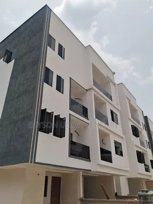 3bdrm Block of Flats in Ikeja G.R.A for rent