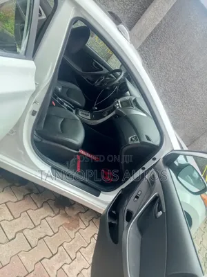 Hyundai Elantra 2014 White