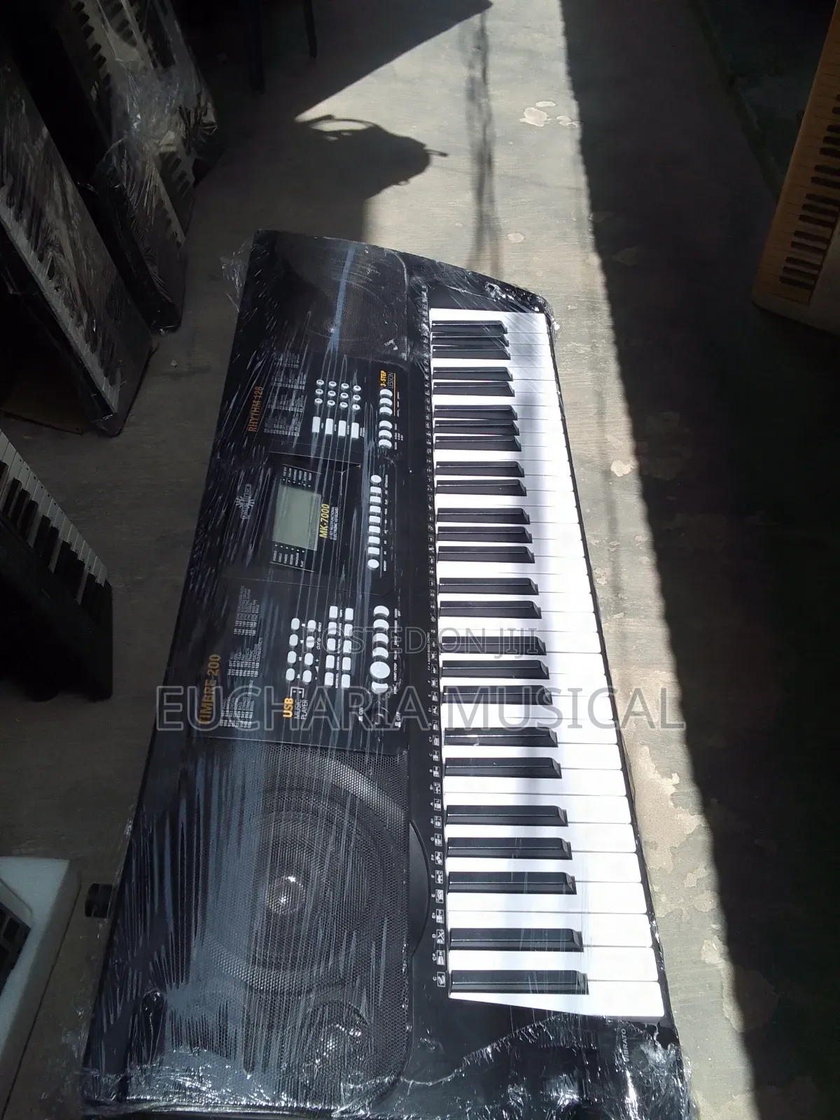 Gear4music Mk7000 Keyboard – Affordable Feature-Packed