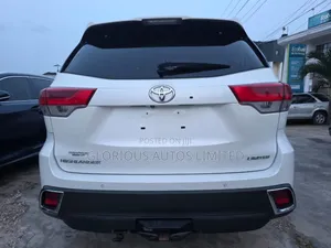 Toyota Highlander Limited 2019 White