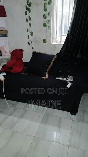 3 Sitters Chair With Pillow