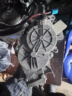 Mercedes Benz GLC 205 Boot Pump