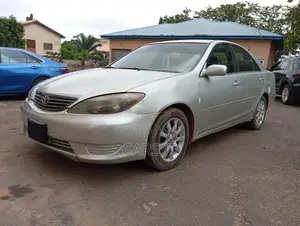 Toyota Camry 2005 Silver
