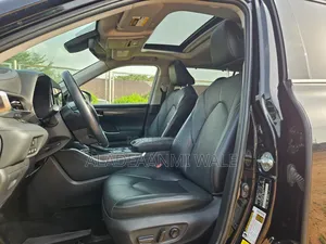 Toyota Highlander Limited 2022 Black