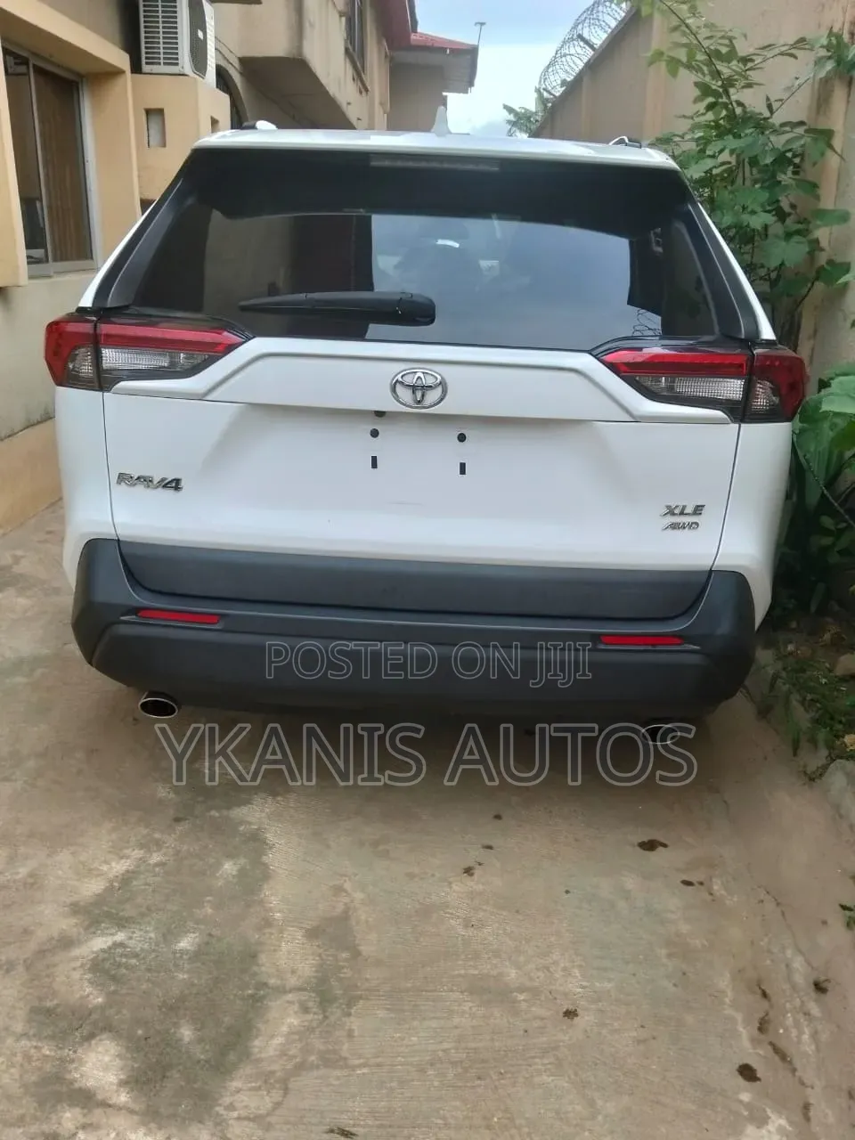 Toyota RAV4 2021 White