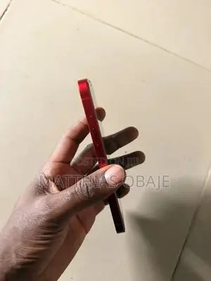 Apple iPhone 13 256 GB Red