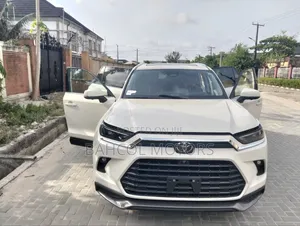 Toyota Grand Highlander Platinum AWD 2024 Off white